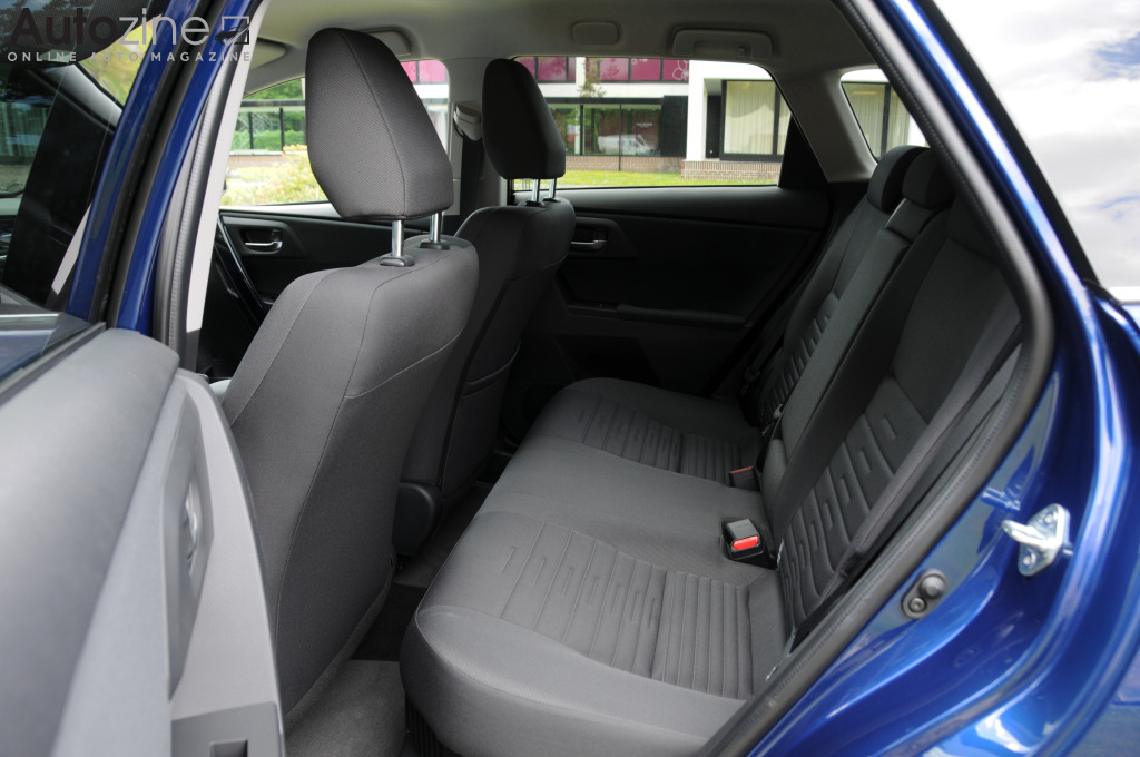 Toyota Auris TS (Achterin)