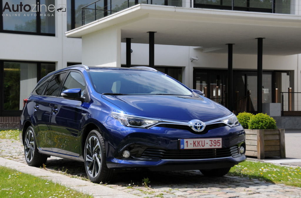 Toyota Auris TS (Schuin voor)