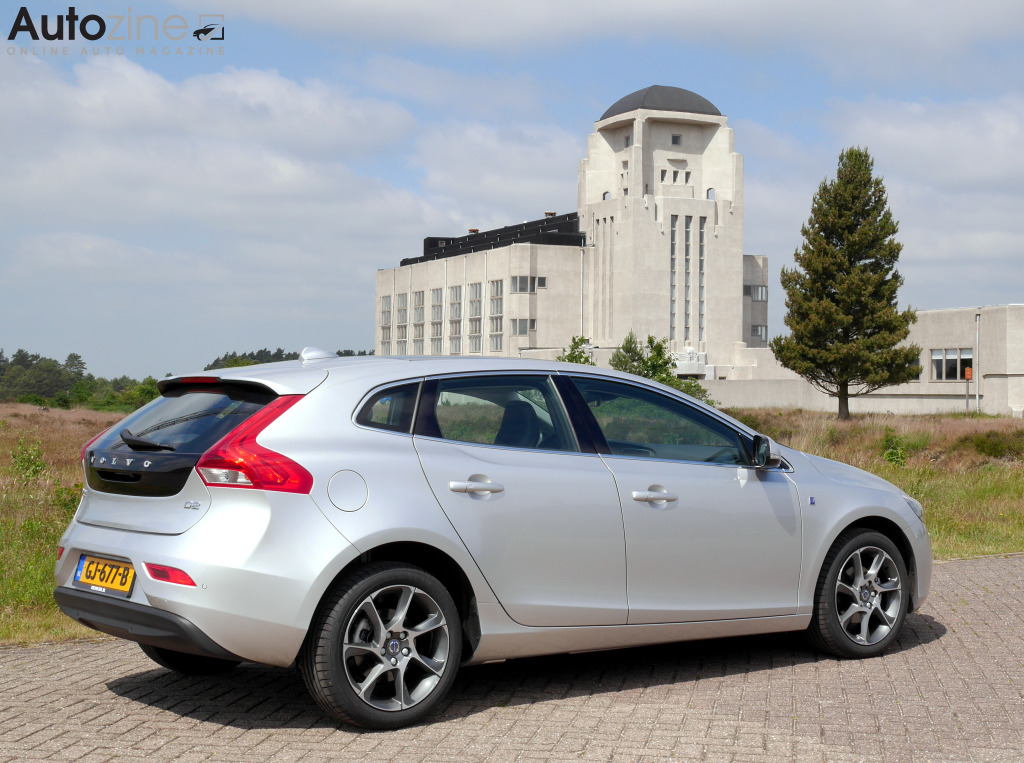 Volvo V40 D2 (Schuin achter)