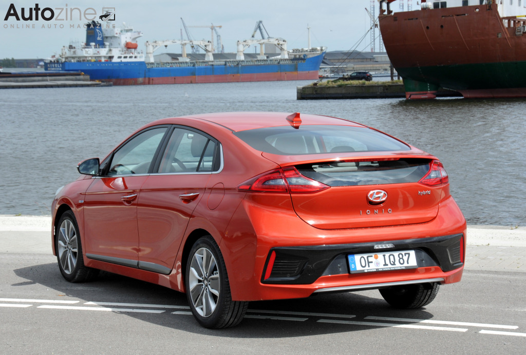 Hyundai IONIQ (Schuin achter)
