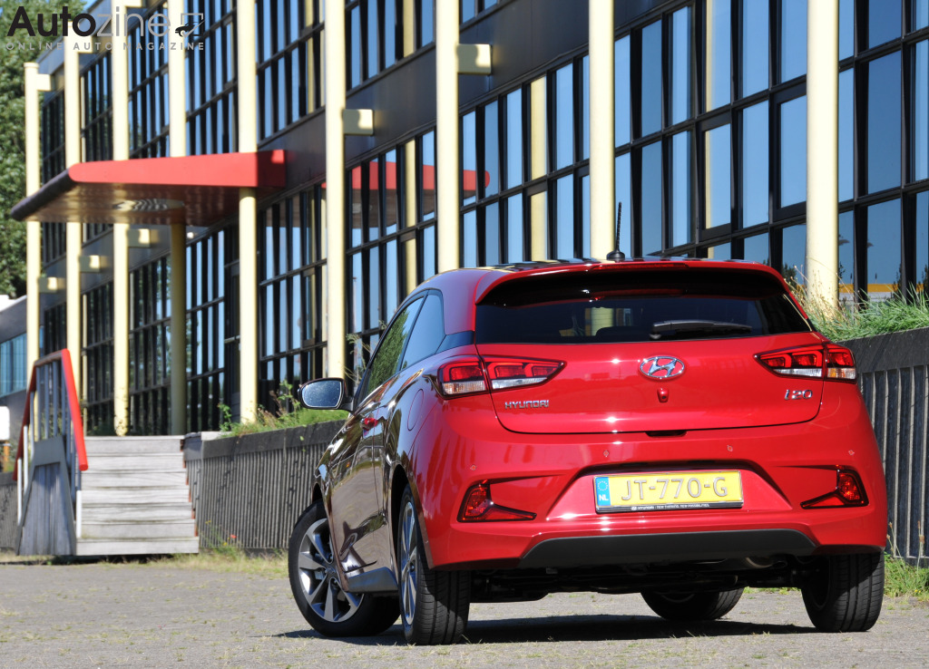 Hyundai i20 Coupe (Schuin achter)