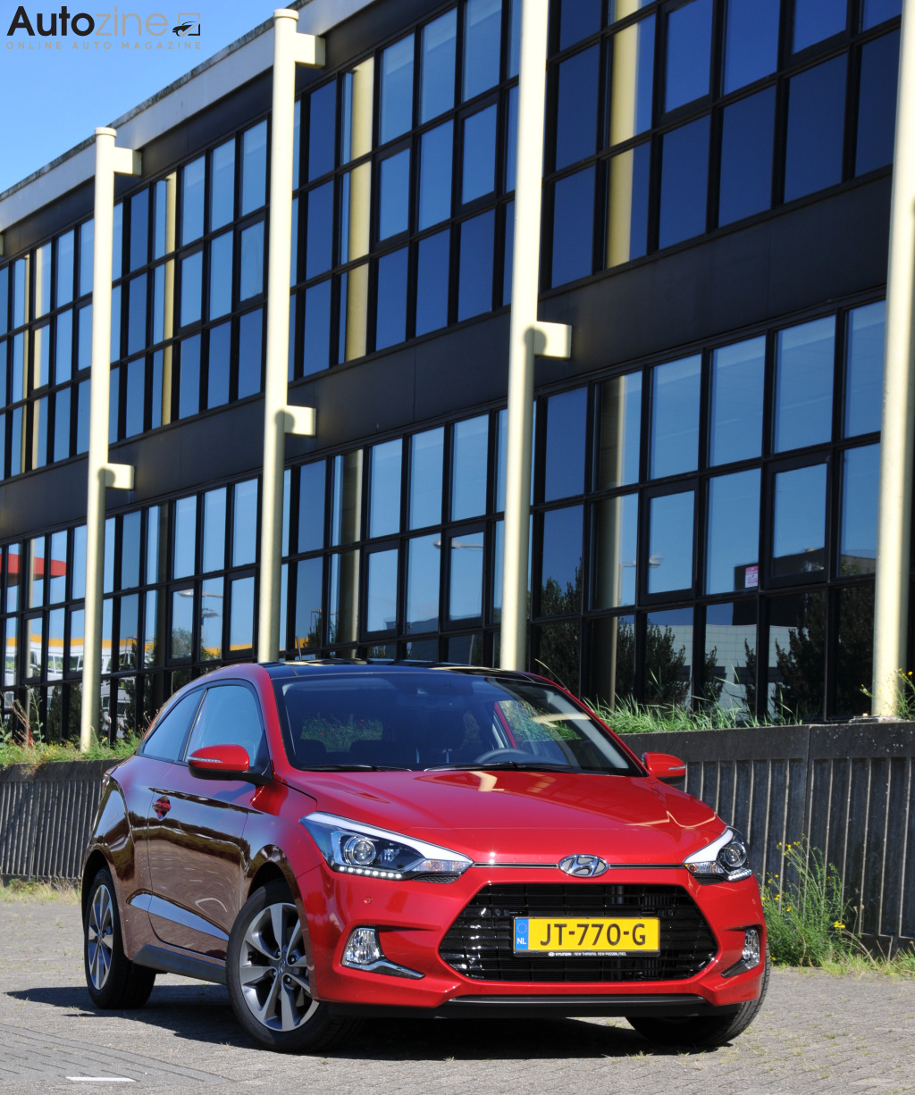 Hyundai i20 Coupe (Driekwart voor hoog)