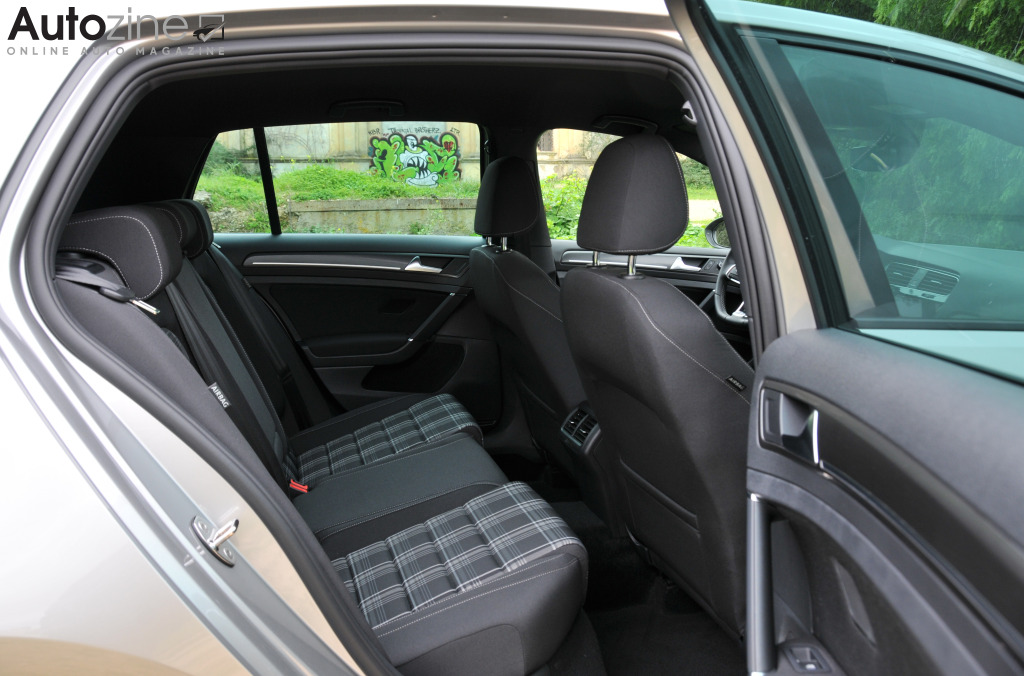 Volkswagen Golf GTD (Achterin)