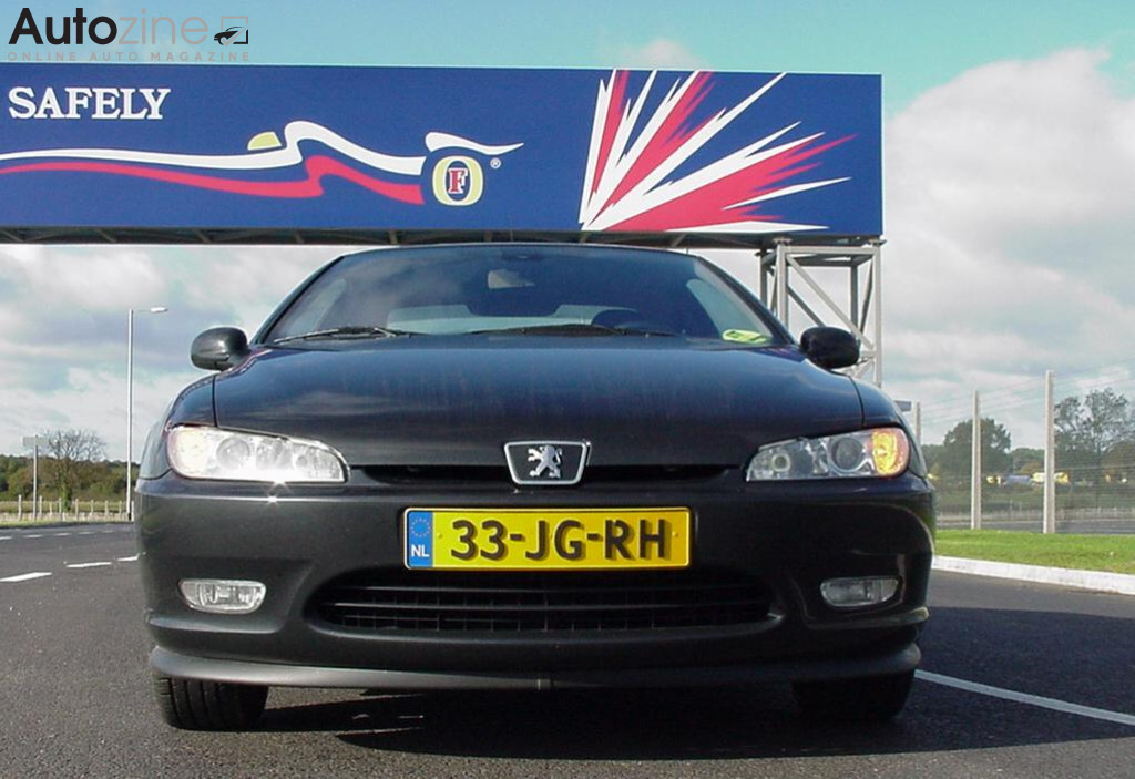Peugeot 406 Coupe (Recht achter)