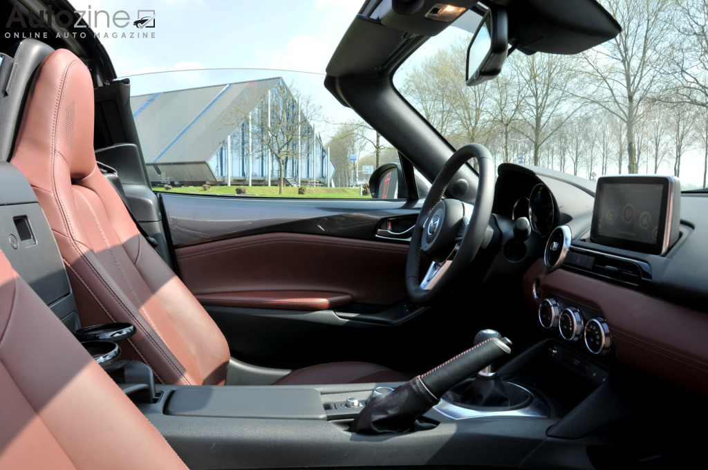 Mazda MX-5 RF (Interieur doorkijk)