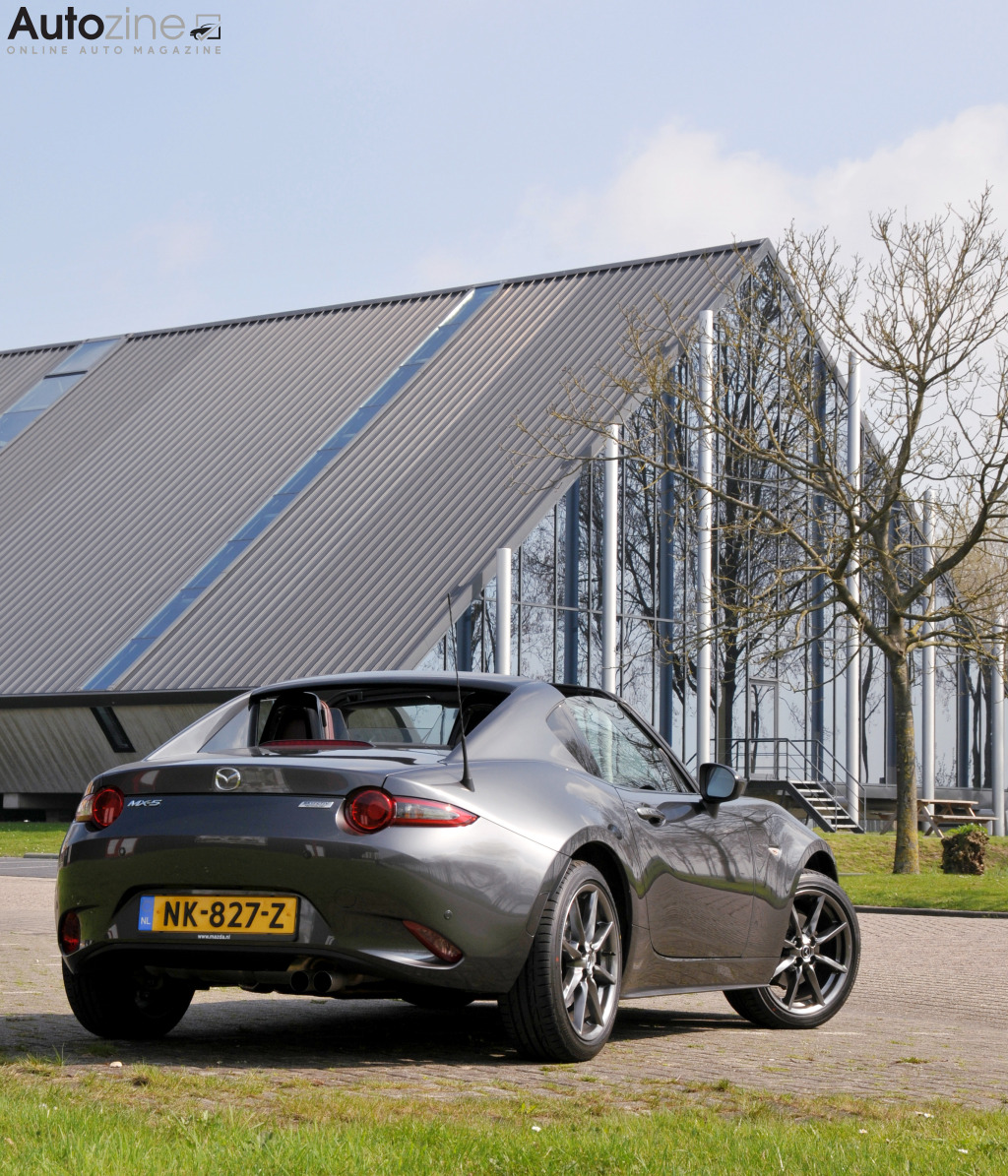 Mazda MX-5 RF (Driekwart achter hoog)