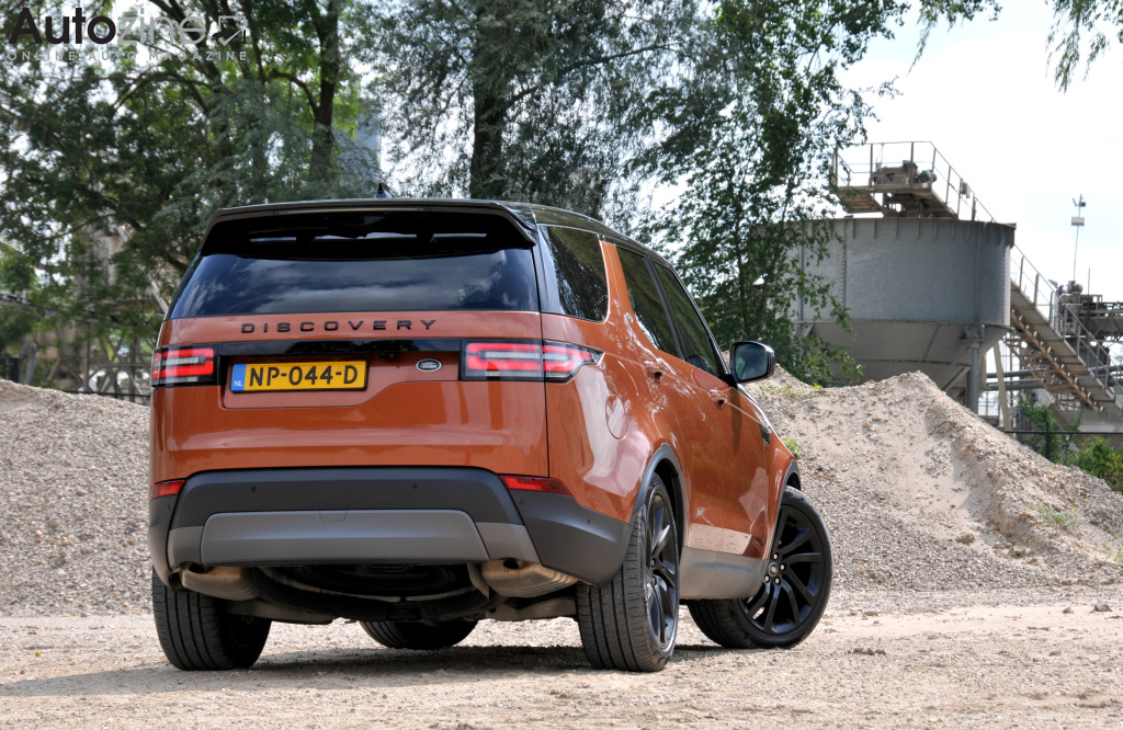 Land Rover Discovery 5 (Driekwart achter)
