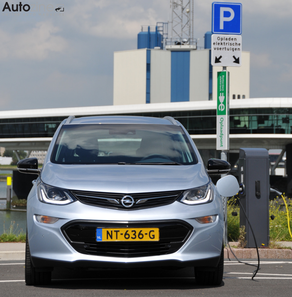 Handleiding voor elektrisch laden (Opel Ampera-e laden recht voor)