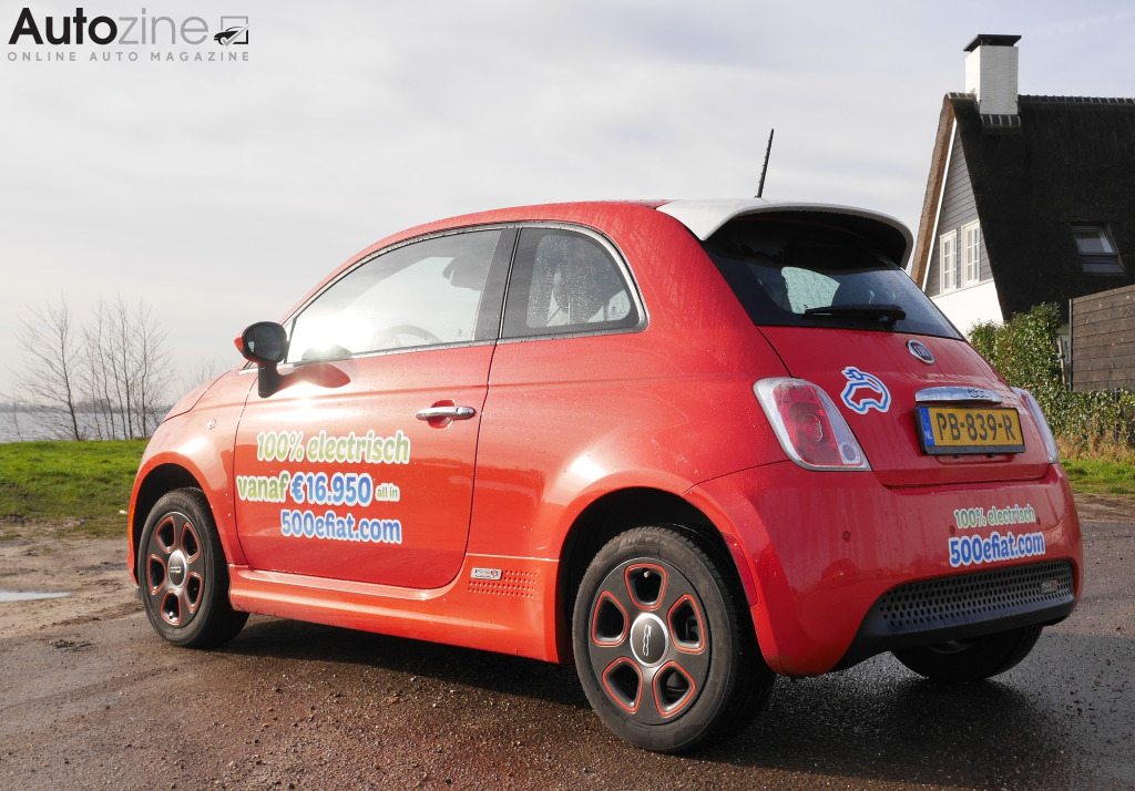 Fiat 500e (Schuin achter)