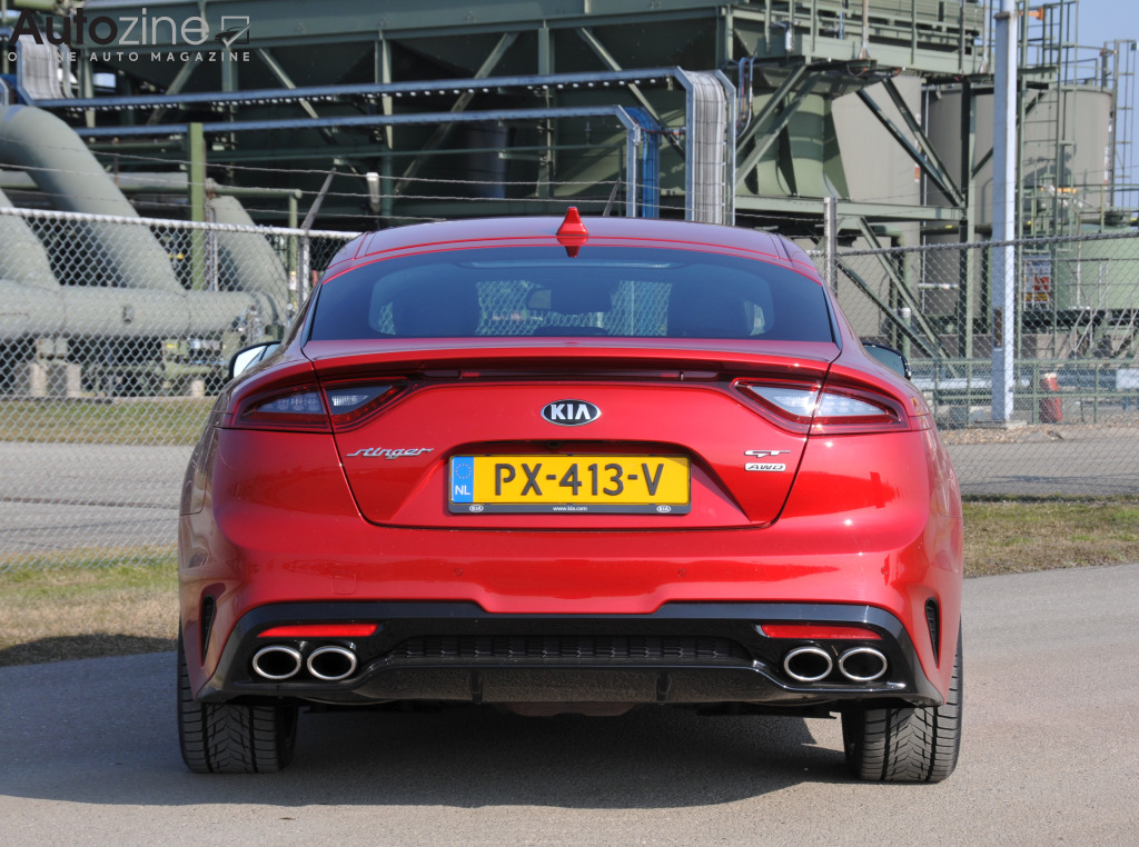 Kia Stinger (Recht achter)