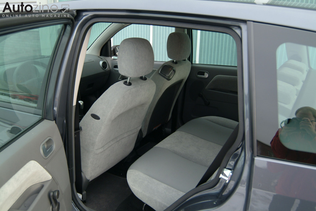 Ford Fusion (achterin)