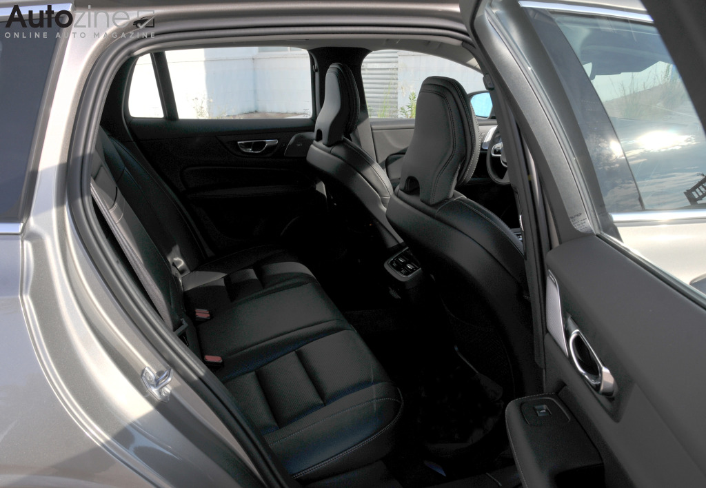 Volvo V60 (Achterin)