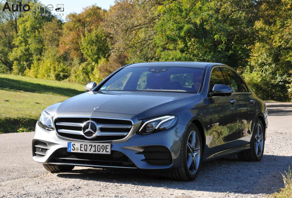 Mercedes-Benz E300e (Schuin voor)