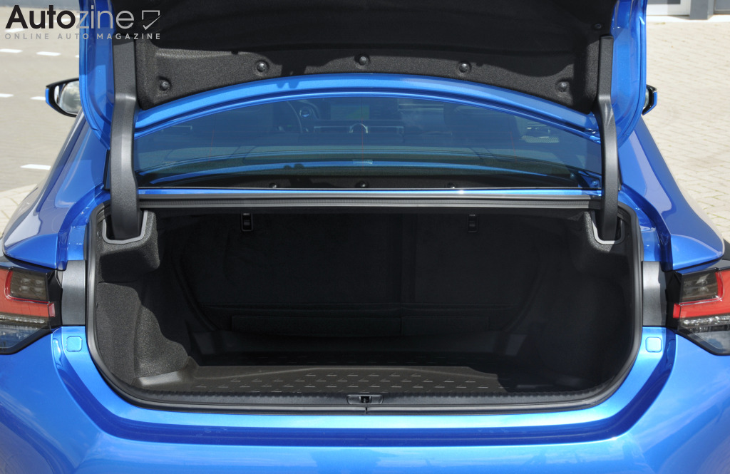 Lexus RC (Bagageruimte)