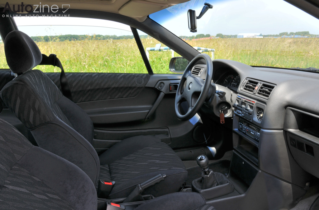 Opel Calibra (Interieur doorkijk)