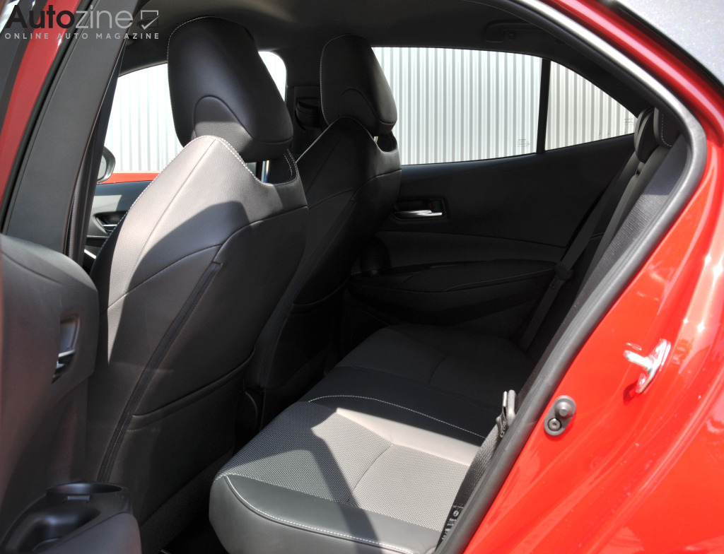 Toyota Corolla (Achterin)