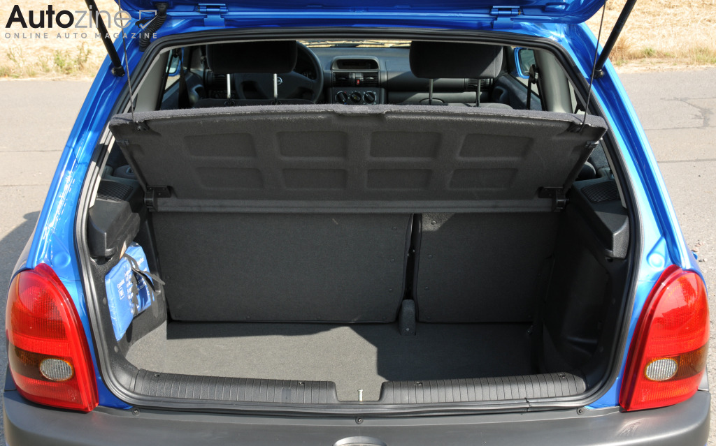 Opel Corsa (1993 - 2000) (Bagageruimte)