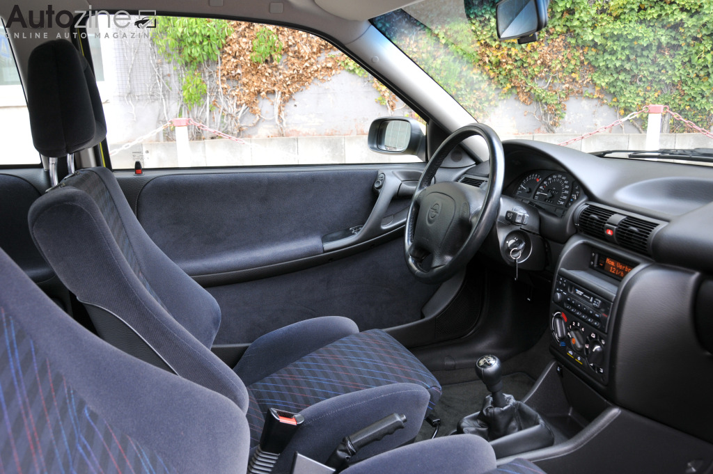 Opel Astra (1991 - 1998) (Interieur doorkijk)