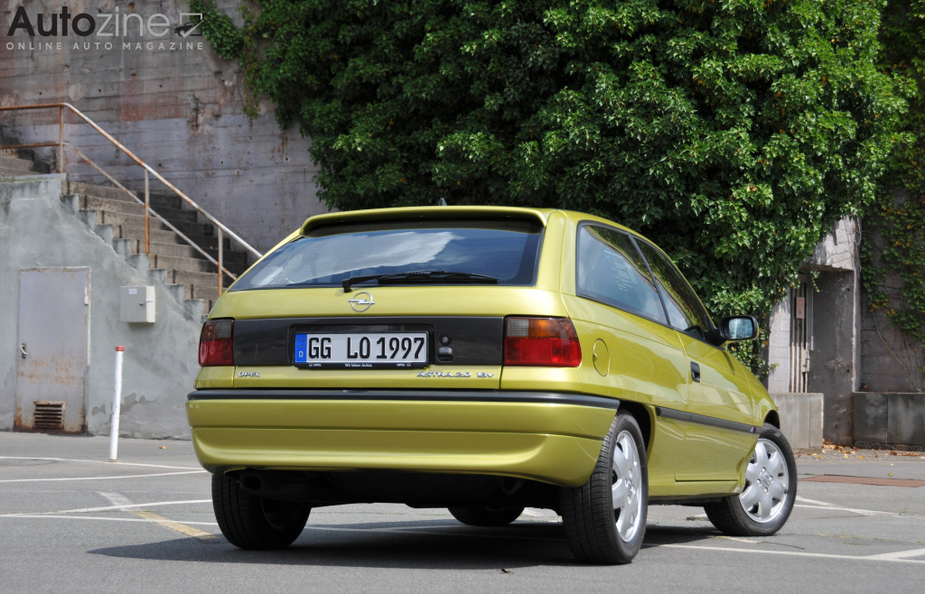 Opel Astra (1991 - 1998) (Driekwart achter)
