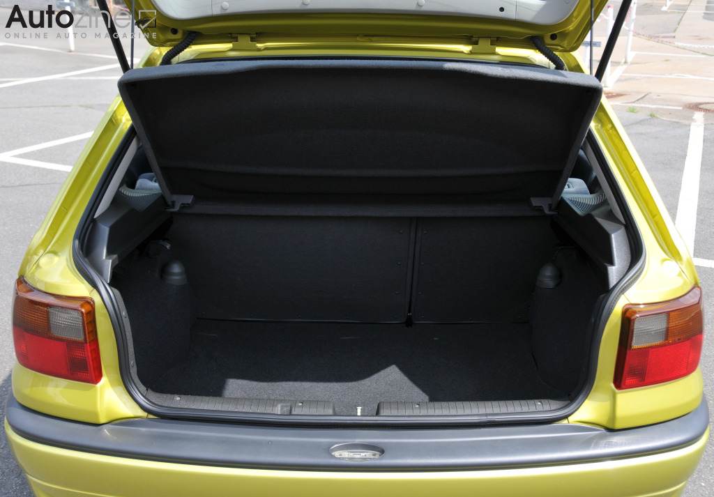 Opel Astra (1991 - 1998) (Bagageruimte)