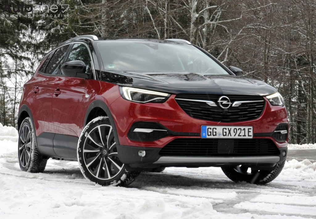 Opel Grandland X Hybrid4 (Driekwart voor)