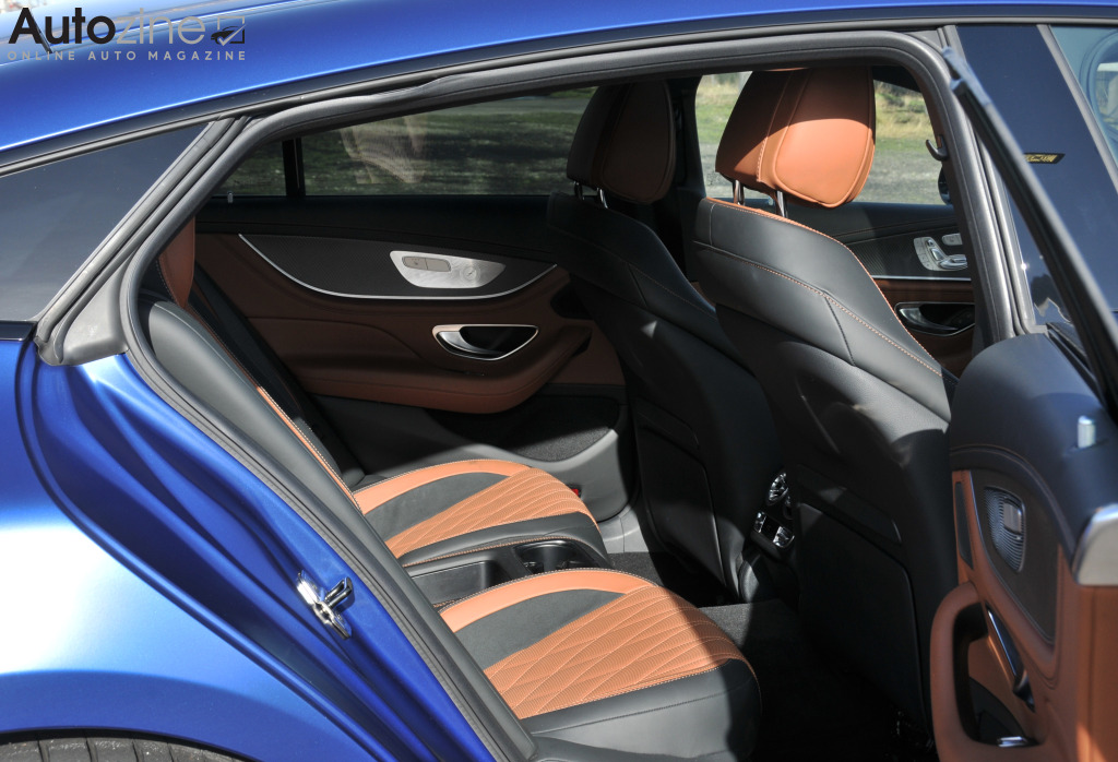 Mercedes-AMG GT 4-door (Achterin)