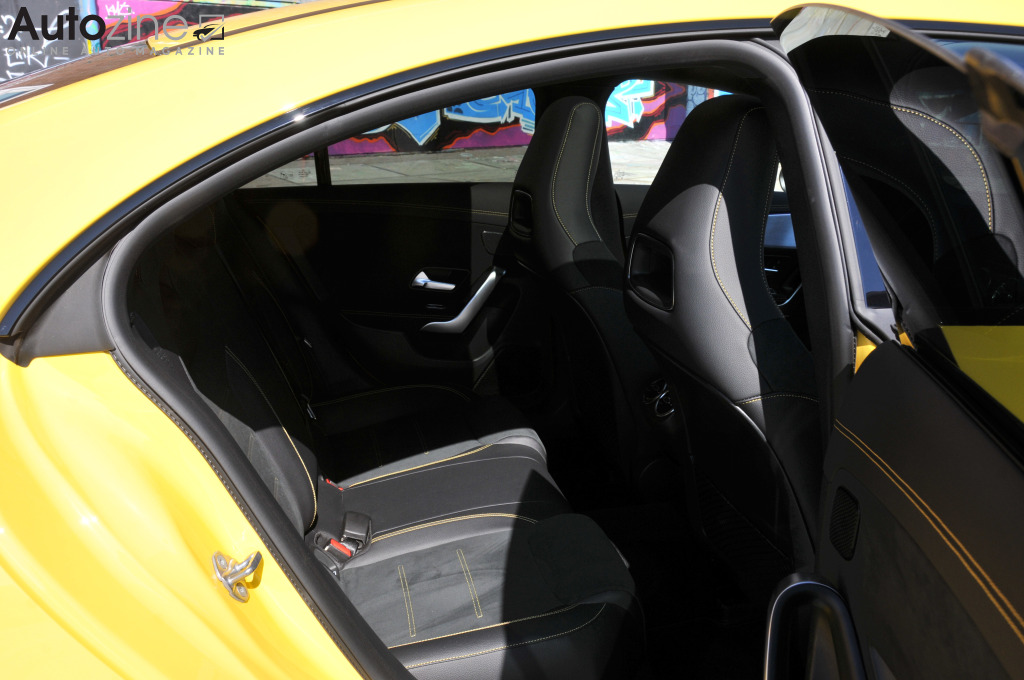 Mercedes-AMG CLA 45 S (Achterin)