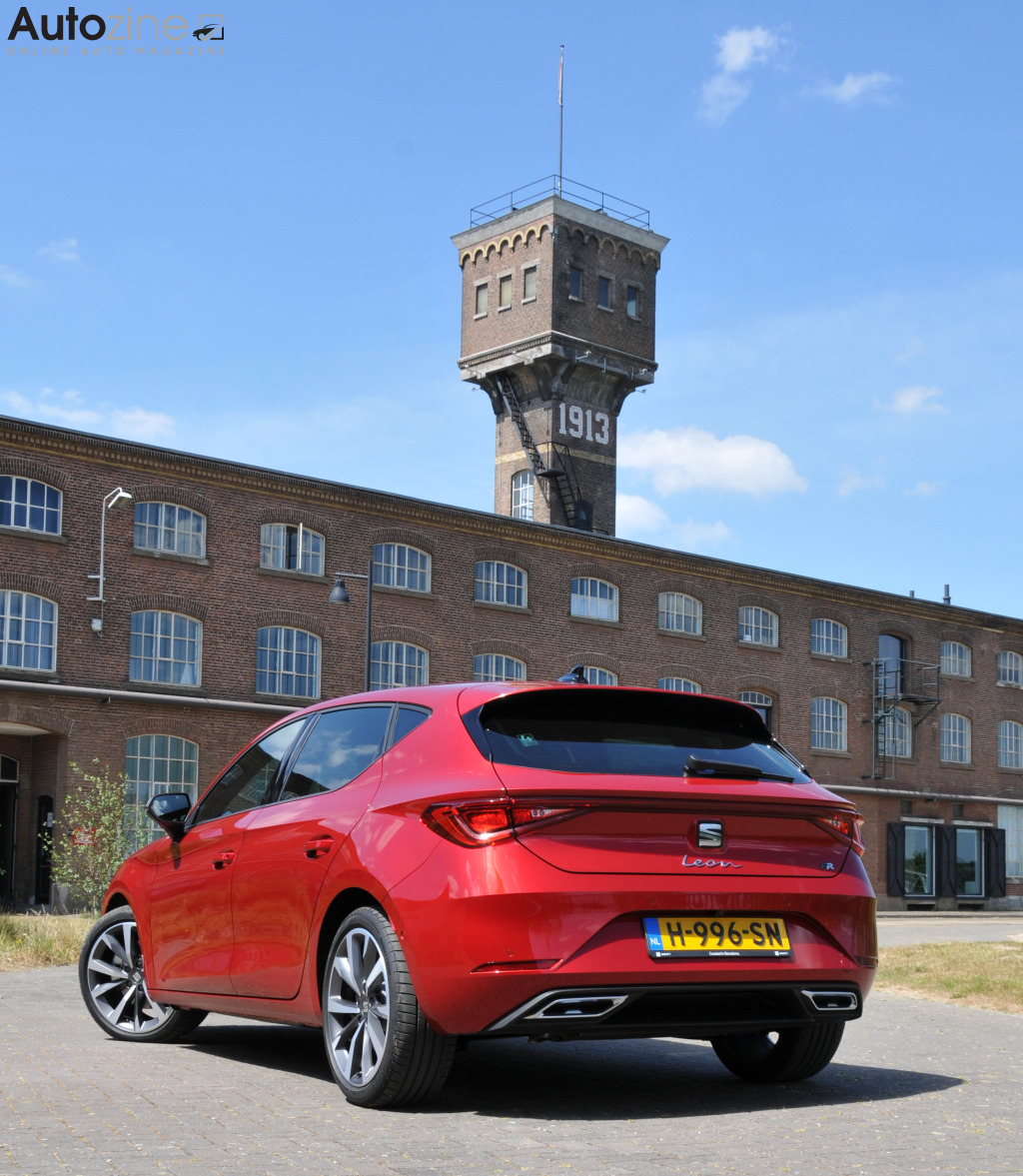 Seat Leon (Driekwart achter hoog)