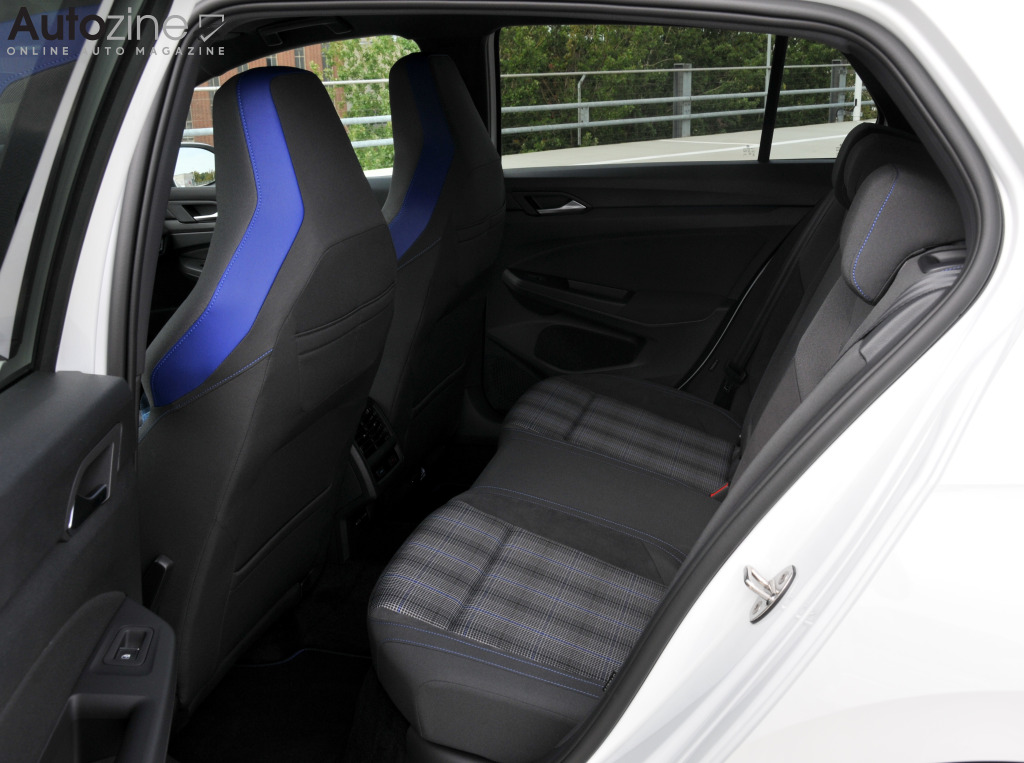 Volkswagen Golf eHybrid (Achterin)