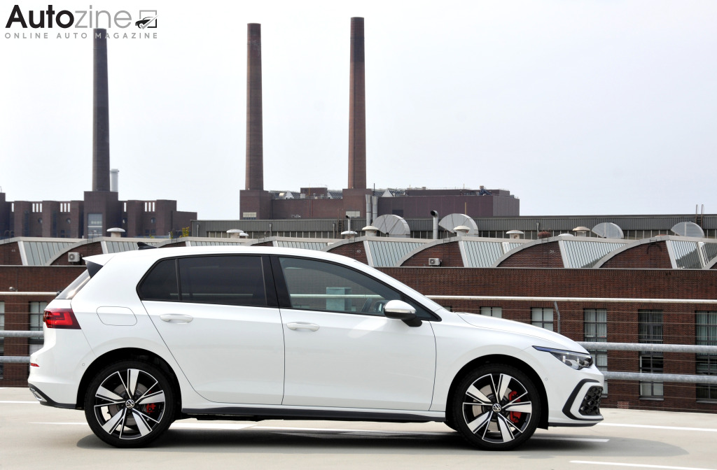 Volkswagen Golf eHybrid (Zijkant)