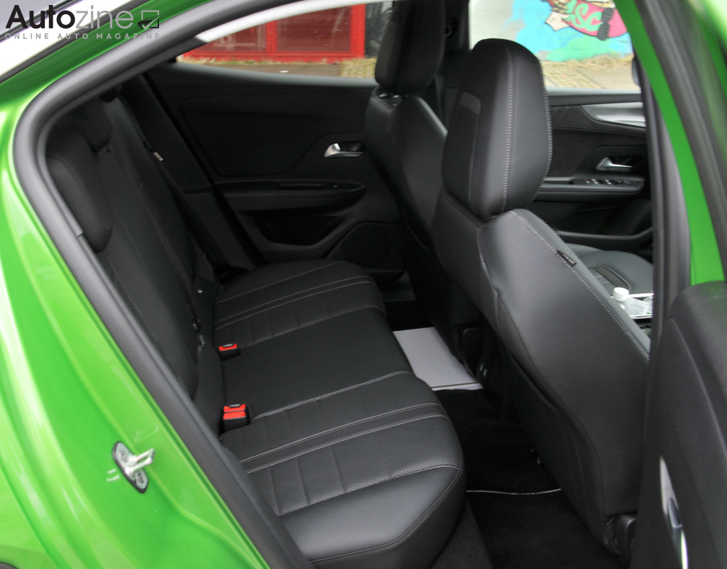 Opel Mokka-e (Achterin)