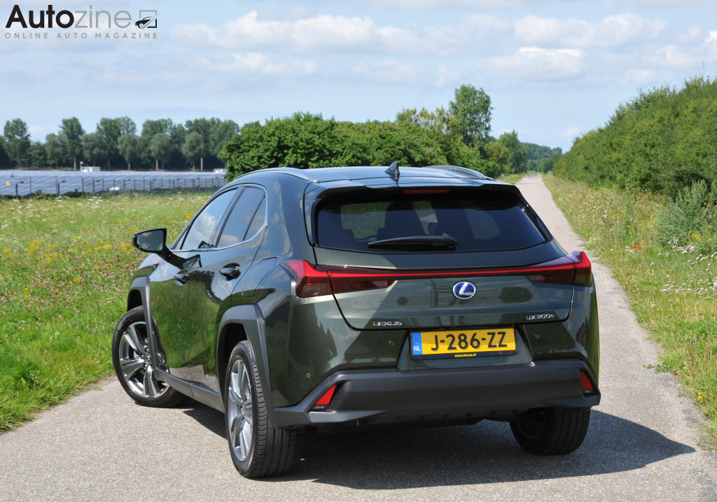 Lexus UX Electric (Schuin achter)