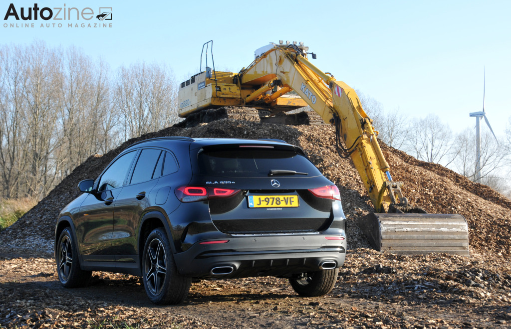 Mercedes-Benz GLA (Schuin achter)