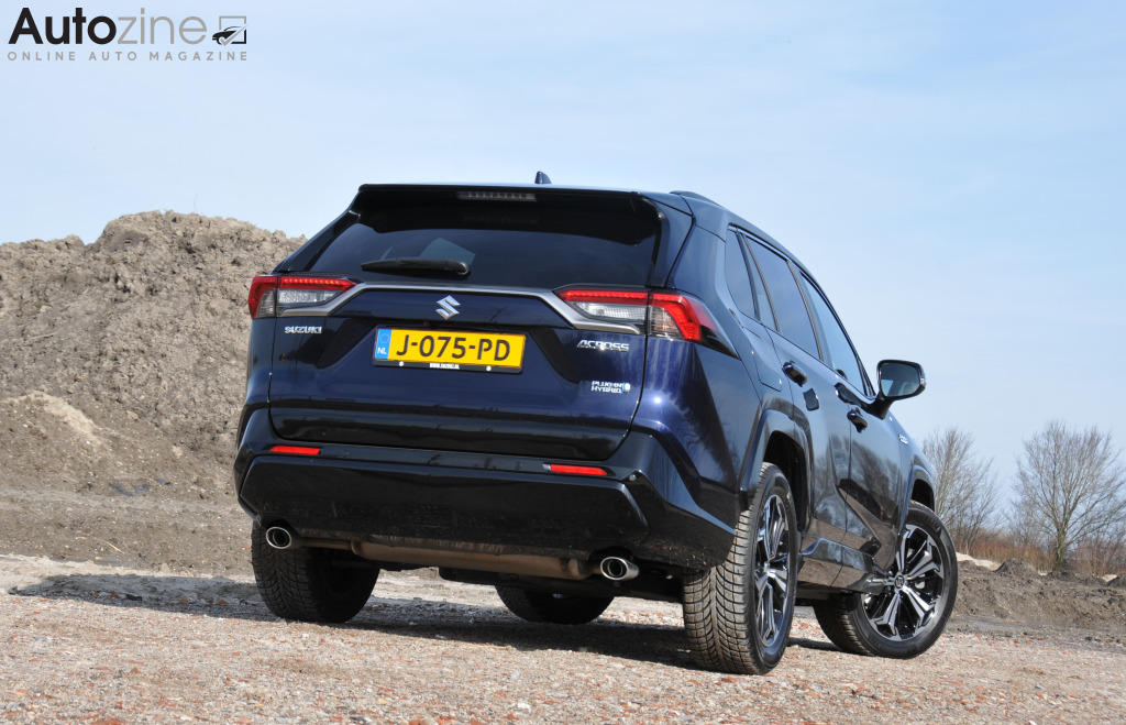 Suzuki Across (Driekwart achter)