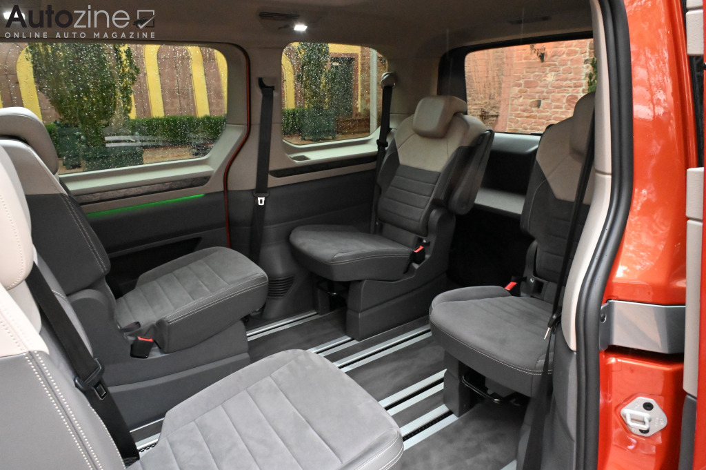 Volkswagen Multivan (Achterin)