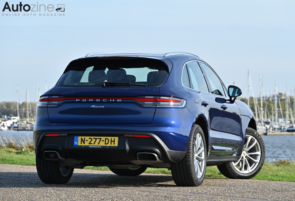 Porsche Macan (Driekwart achter)