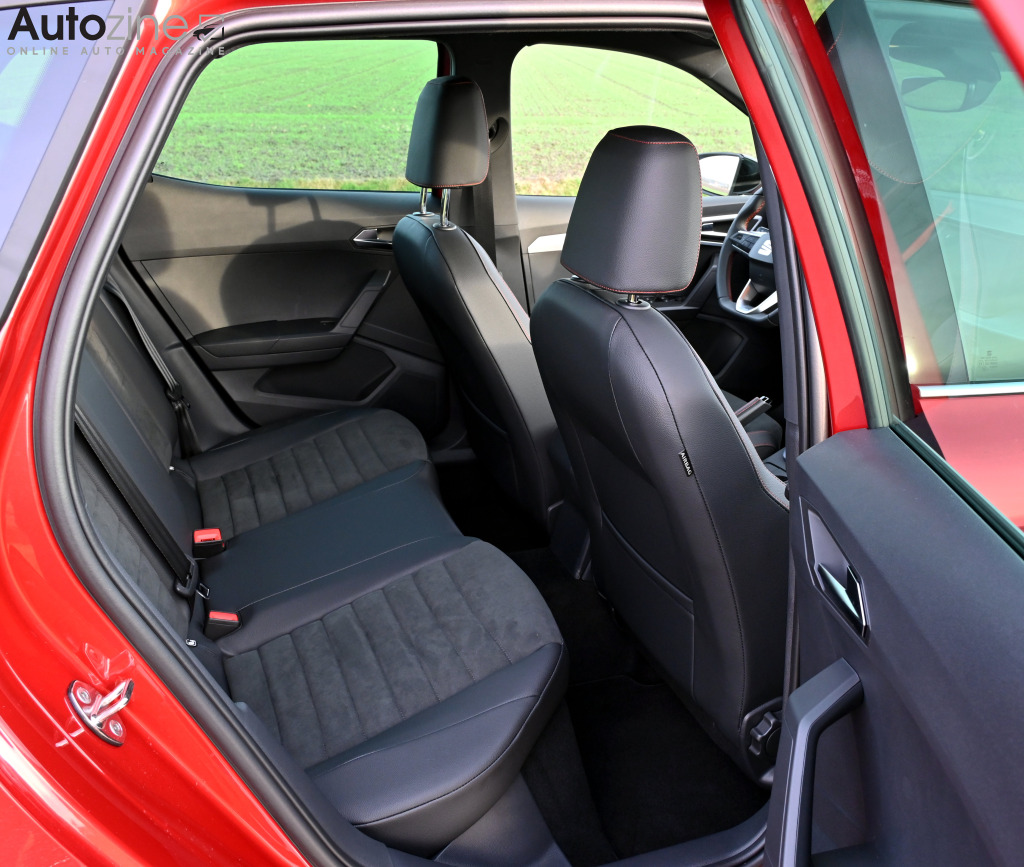 Seat Arona (Achterin)