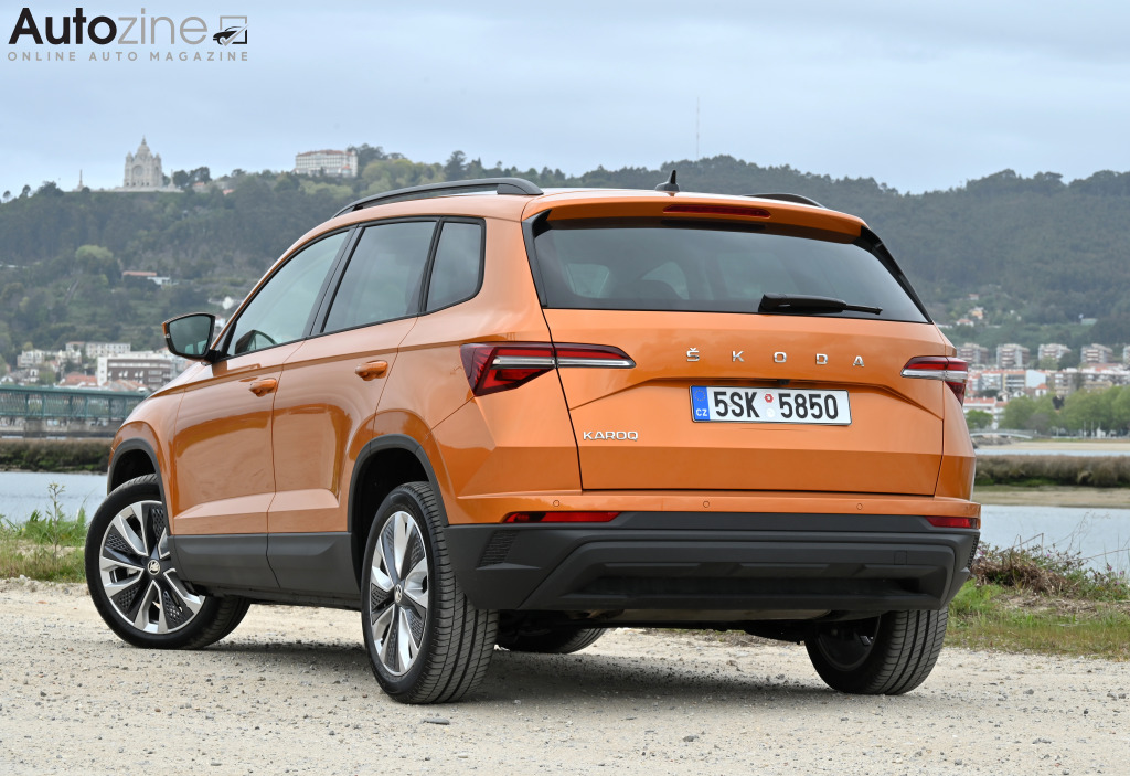 Skoda Karoq (Driekwart achter)