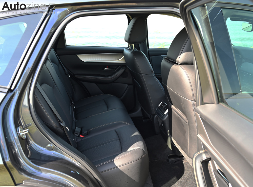 Mazda CX-60 (Achterin)
