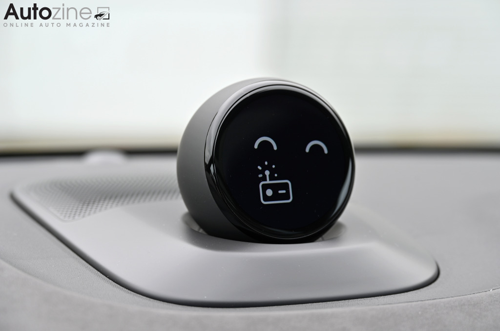 Nio ET7 (Nomi personal AI assistant)