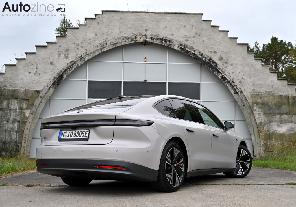Nio ET7 (Driekwart achter)