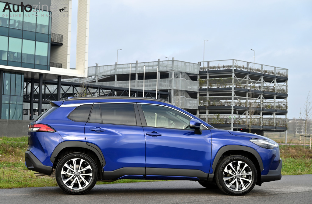 Toyota Corolla Cross (Zijkant)