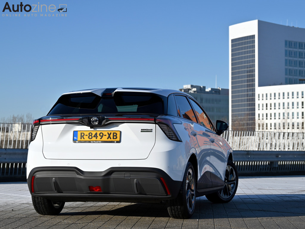 MG 4 (Driekwart achter)