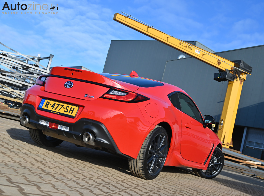 Toyota GR86 (Driekwart achter)