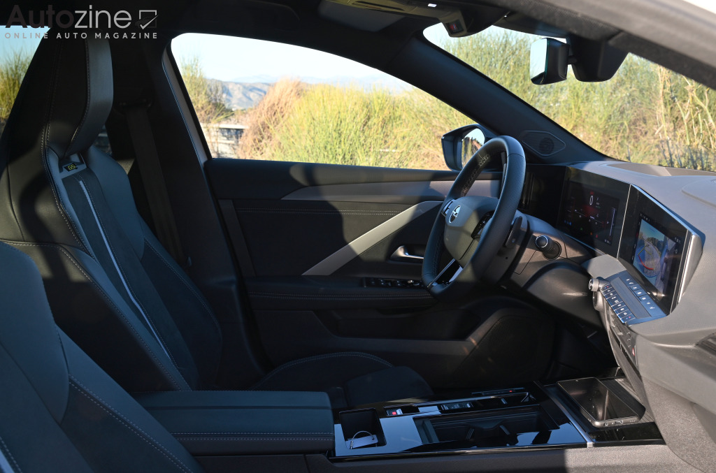 Opel Astra Sports Tourer GSE (Interieur doorkijk)