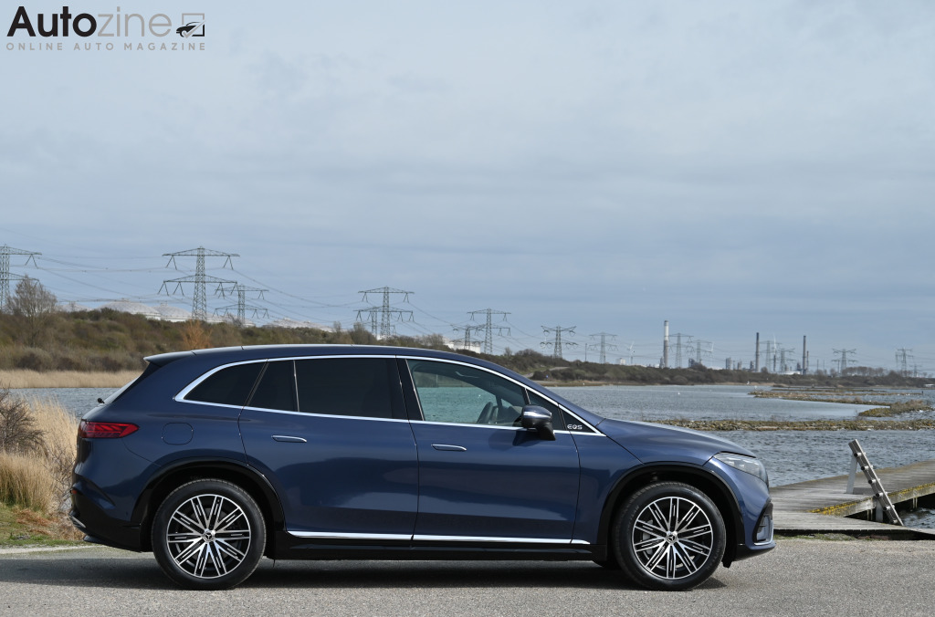 Mercedes-Benz EQS SUV (Zijkant)