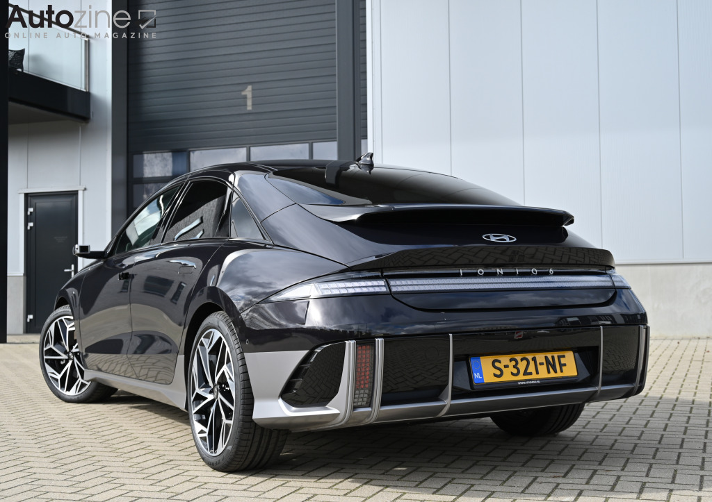 Hyundai IONIQ 6 (Driekwart achter)
