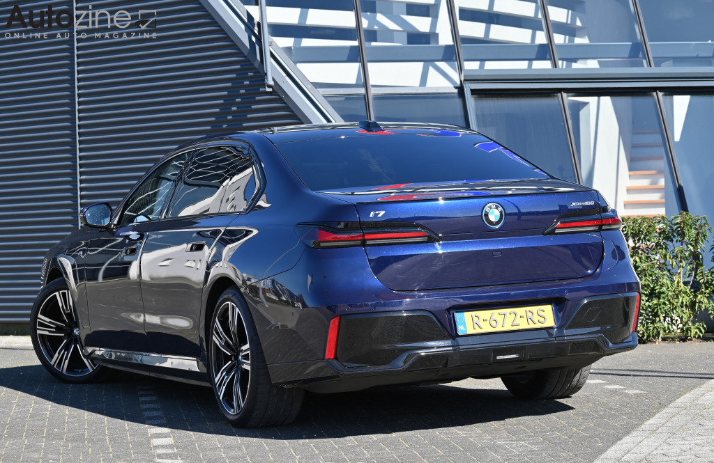 BMW i7 (Driekwart achter)