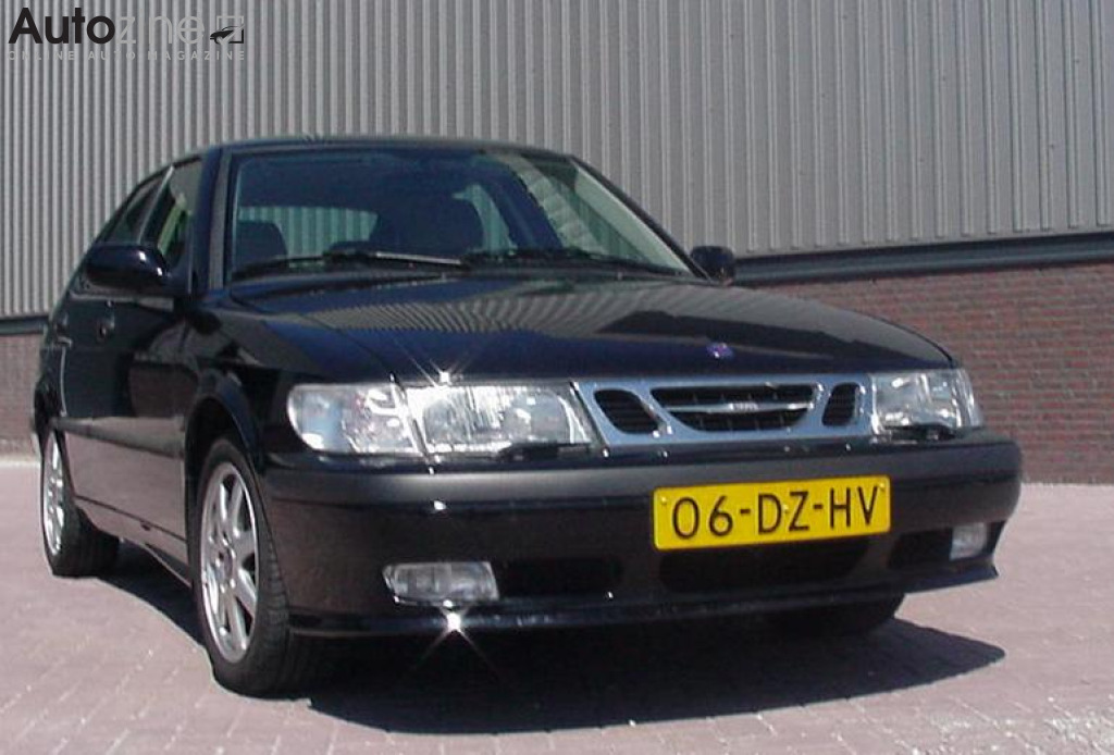 Saab 9-3 (Bij de garage)