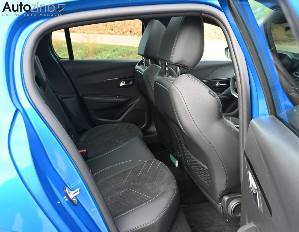 Peugeot e-208 (Achterin)